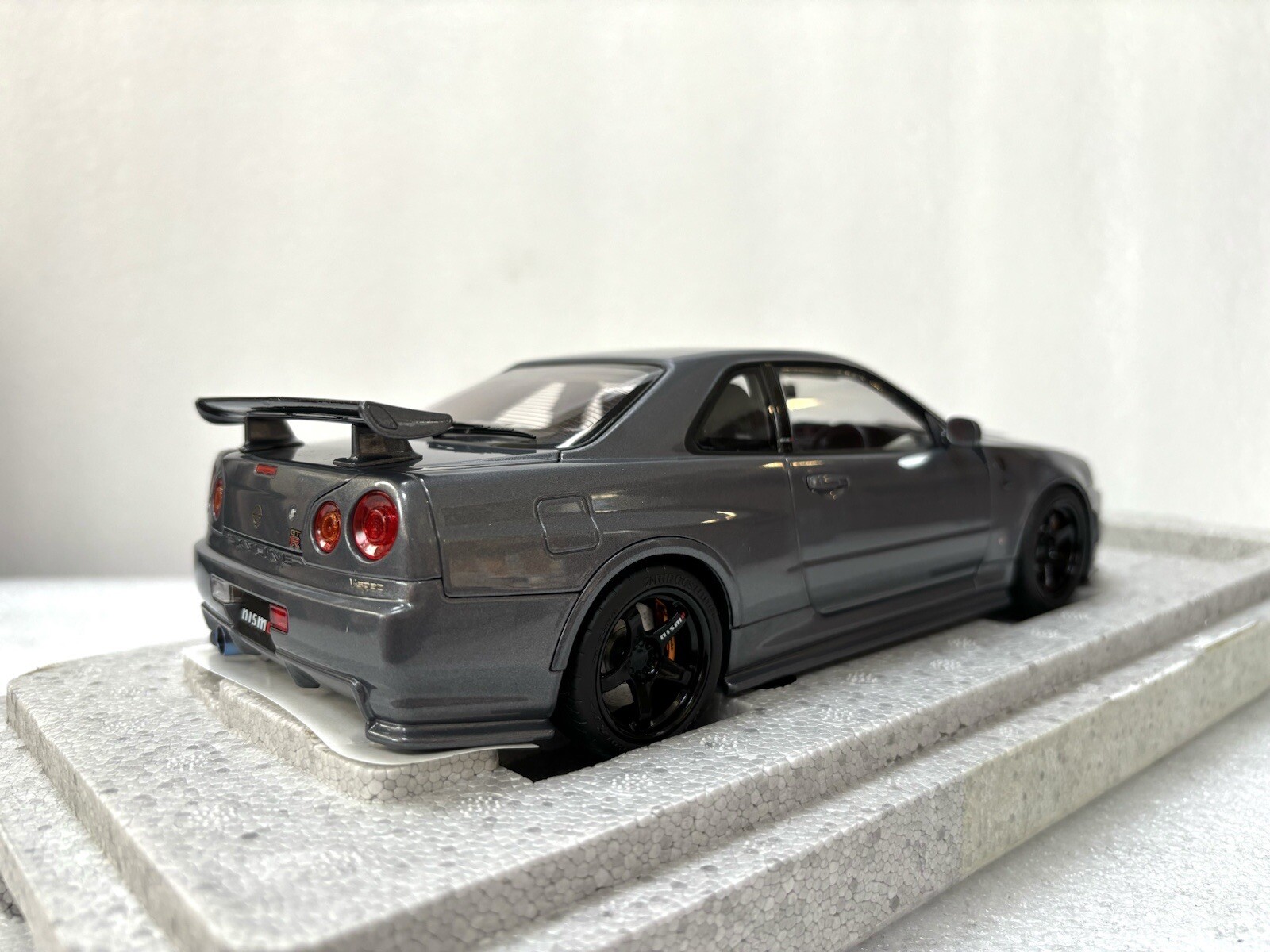 1/18 MotorHelix Nissan Skyline R34 GT-R Nismo Z-tune Gun Metallic Gray Diecast
