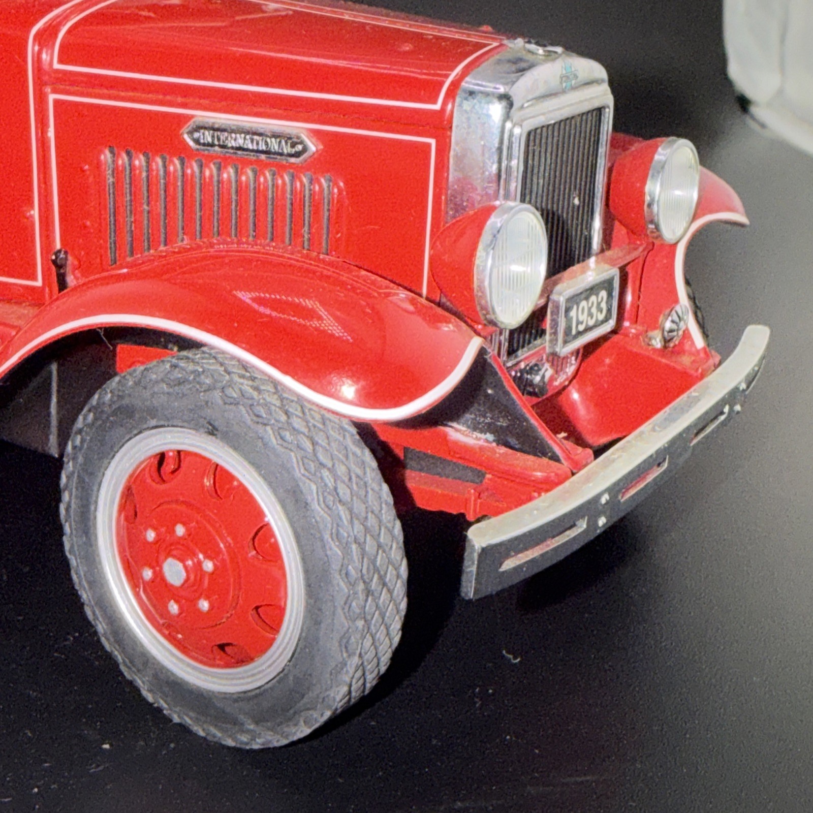 Danbury Mint 1933 Budweiser Delivery Diecast Truck Red 1/24 Anheuser-Busch