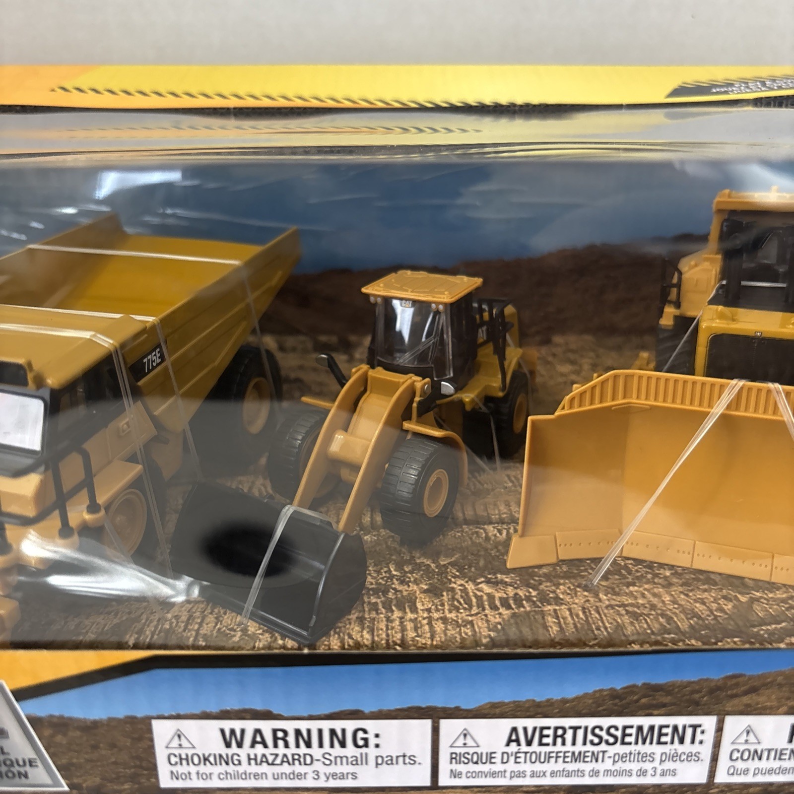 Diecast Masters 1:64 CATERPILLAR Metal Construction Trucks 2 Sets Of 4 – SEALED