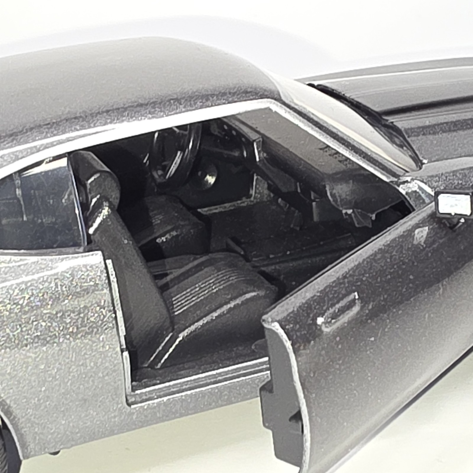 1970 Chevrolet Chevelle SS 454 Limited Edition 1:24 Premium Diecast Model Car