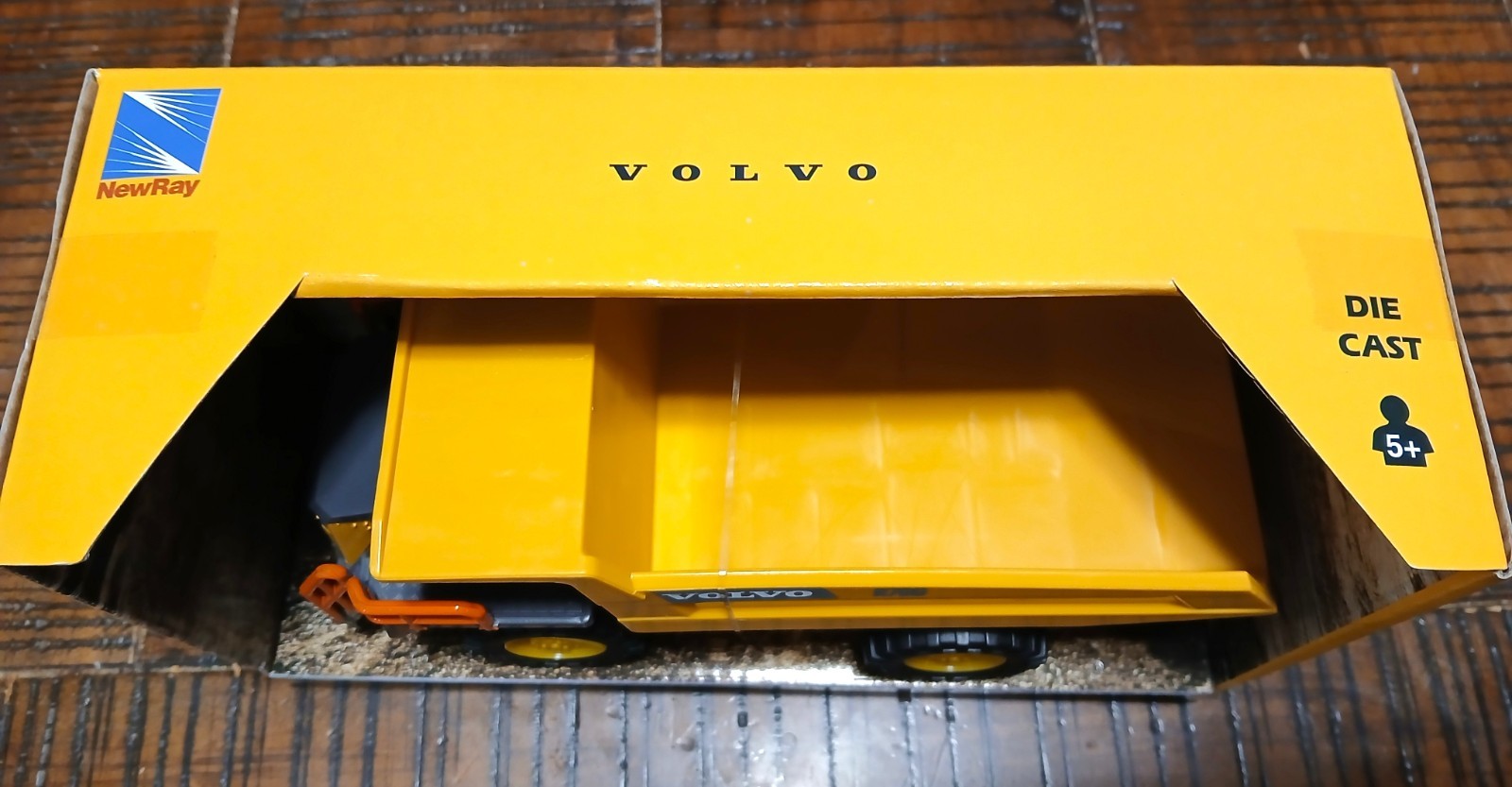 Volvo Dump Truck R70D, Die-Cast and Plastic