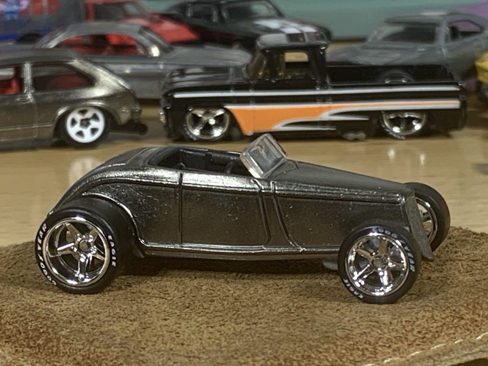 Hot Wheels Zinc Plated Gunmetal Smoke Custom ’32 Ford Roadster with Wheel Swap