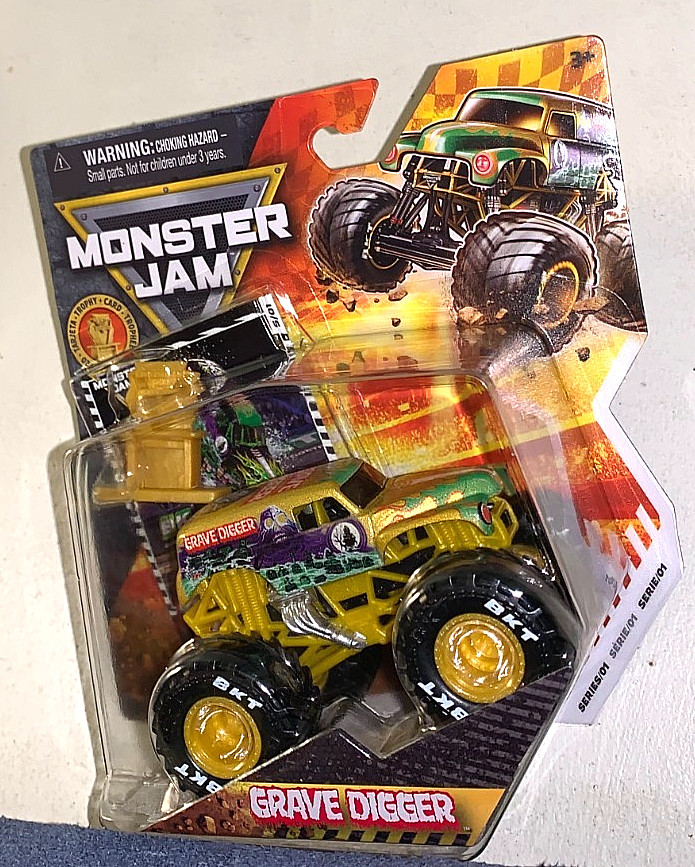 SPIN MASTER 2026 MONSTER JAM GOLD TROPHY CARD GRAVE DIGGER SERIES #01 NEW! HTF!