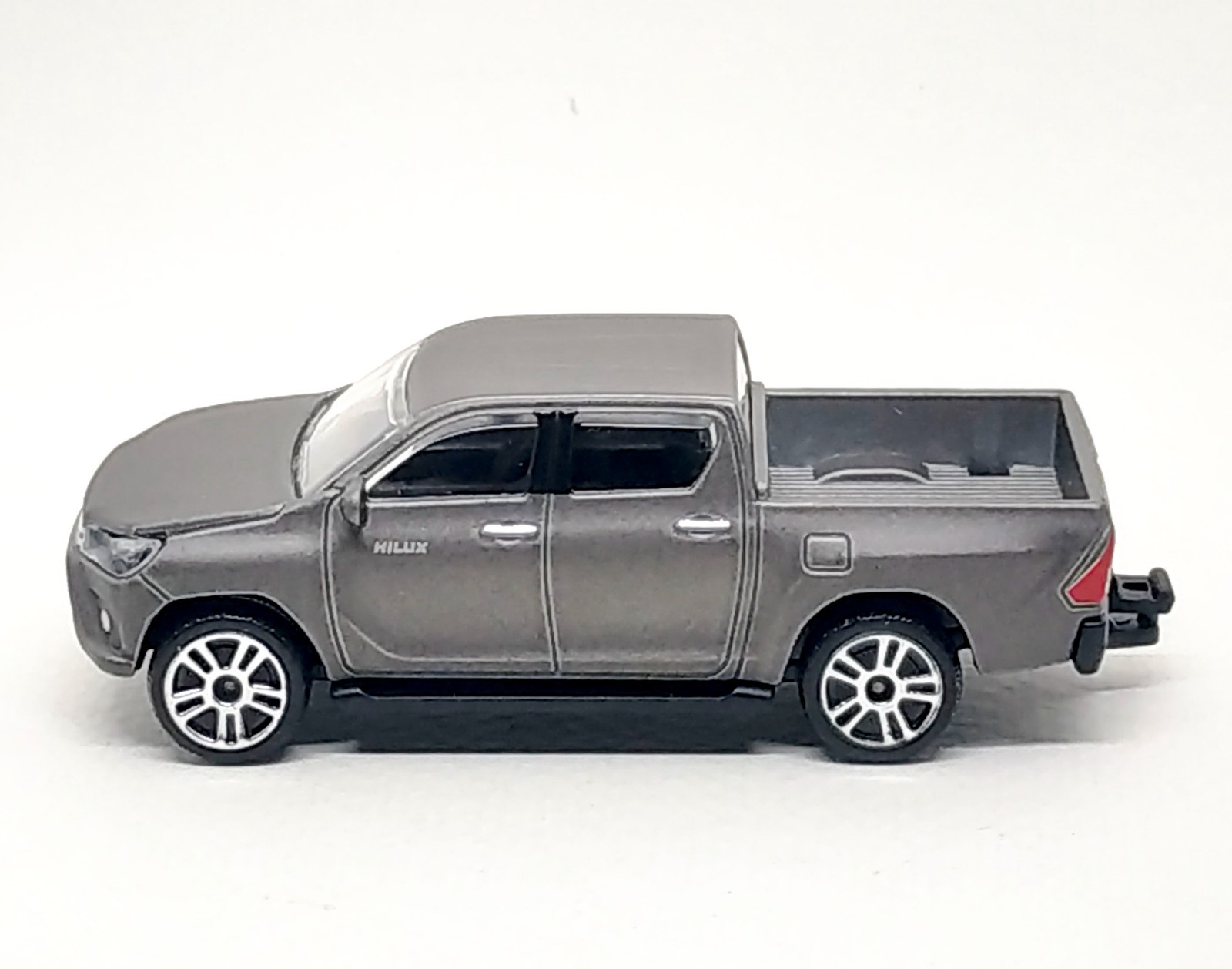 Majorette Toyota Hilux Revo Gray (no hard top) 1:58 (3″) no Package
