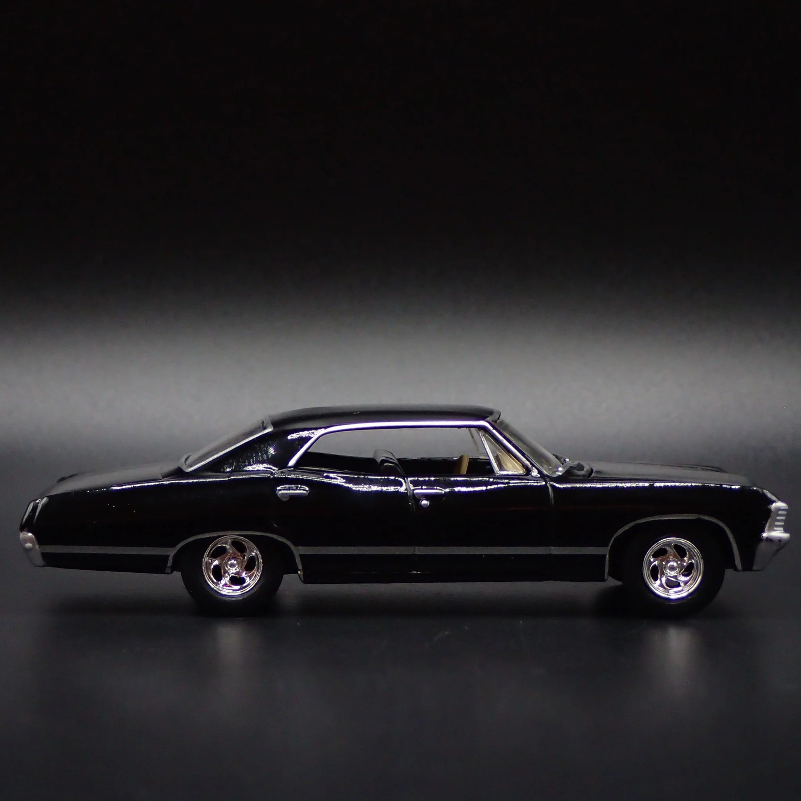 1967 67 CHEVY CHEVROLET IMPALA SUPERNATURAL BLACK 1:64 SCALE DIECAST MODEL CAR