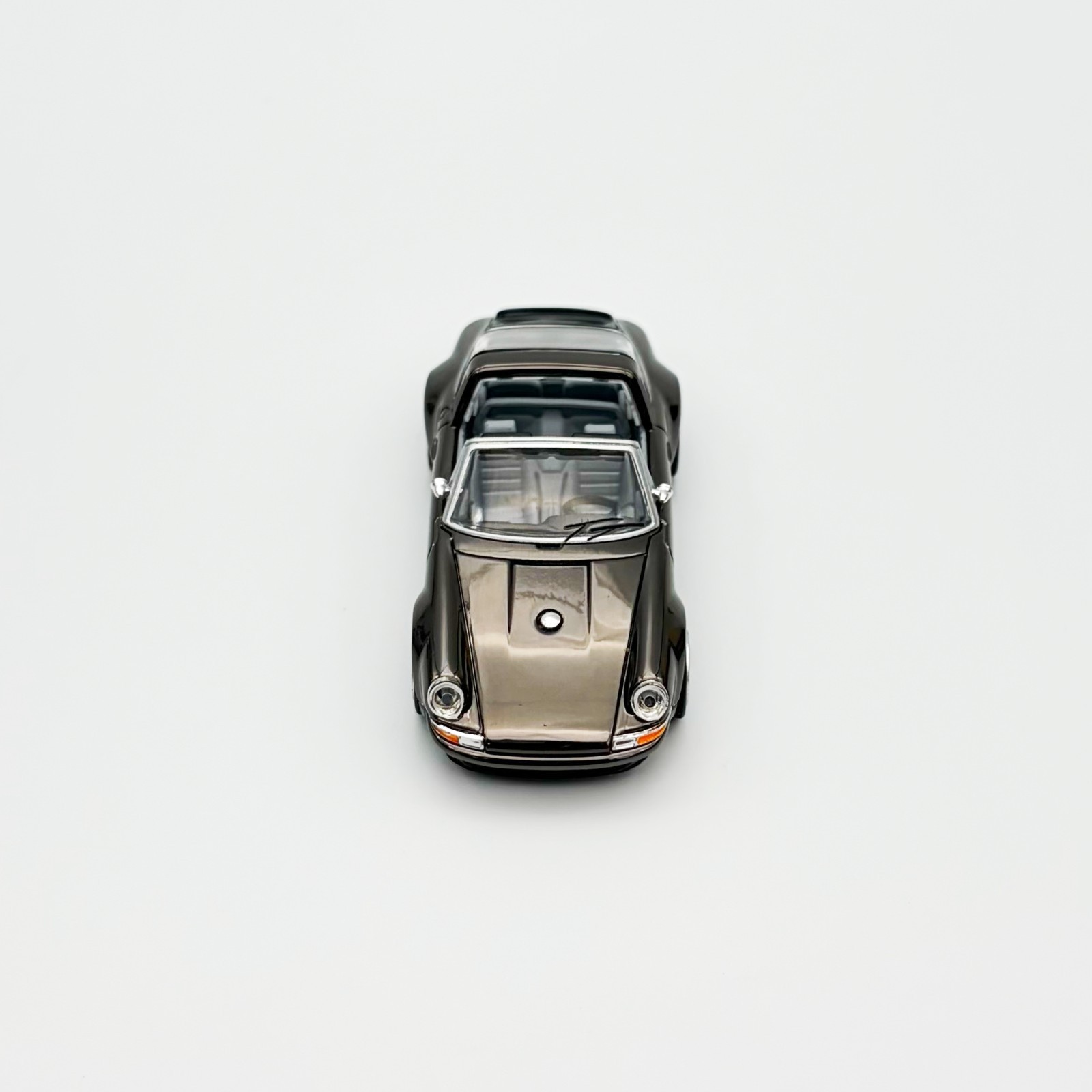 Pop Race 1:64 Porsche Singer Targa Dark Chrome – PRDC001
