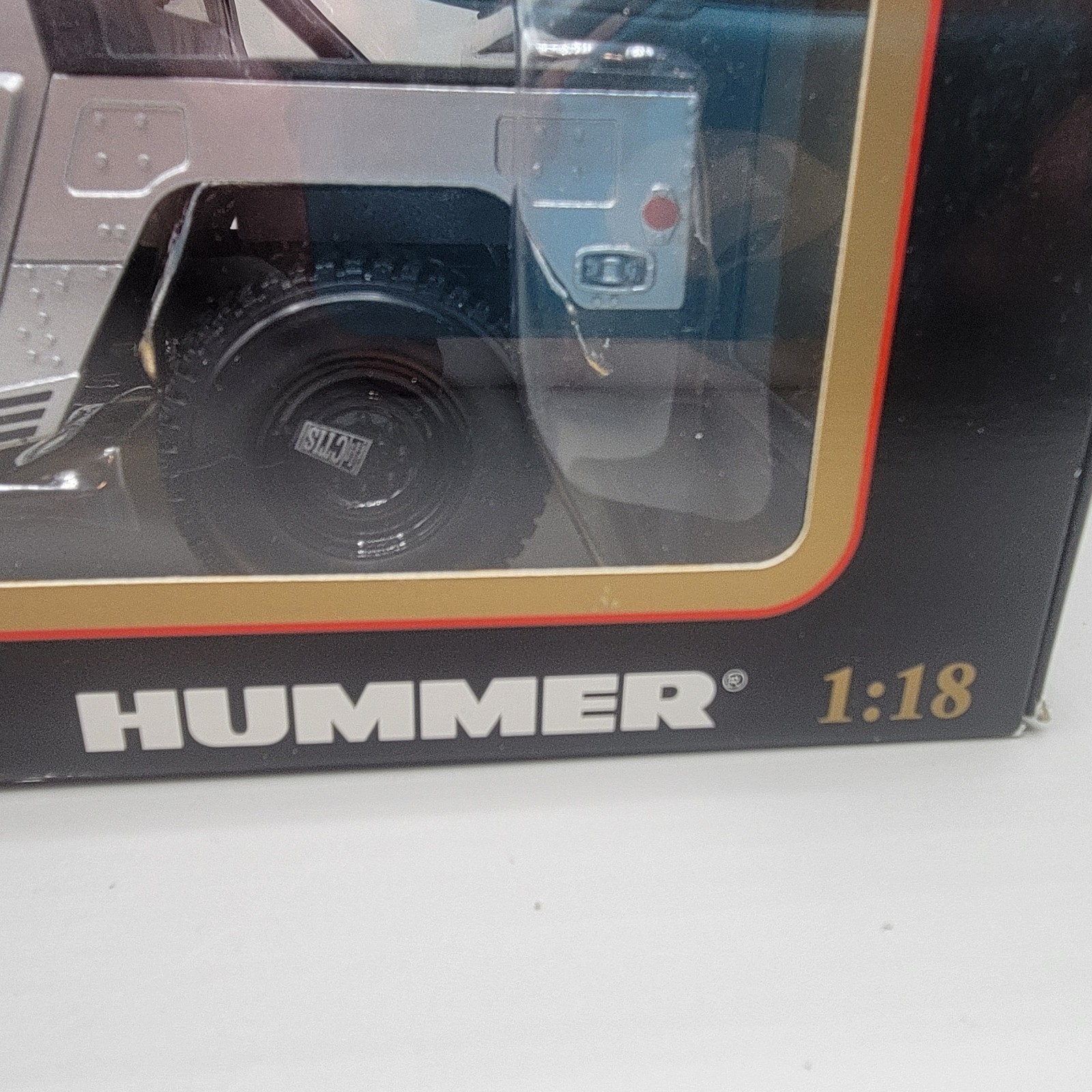 Maisto Hummer Hard Top 4×4 1:18 Scale Diecast Model Truck Military Humvee Silver