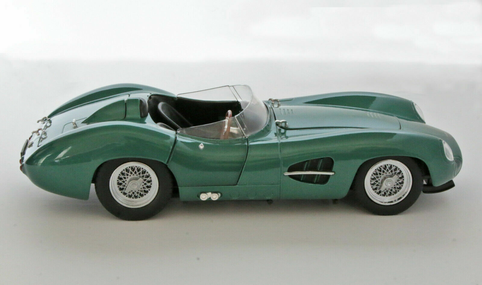 1:18 24 Le Mans Race Car 12 Racing Racer Carousel SLR Metal Diecast Model