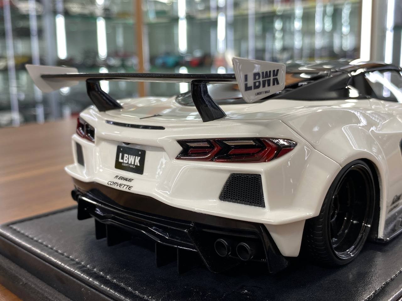 Chevrolet Corvette C8 LBWK IVY Merit White Ltd 99 [1/18 Resin]