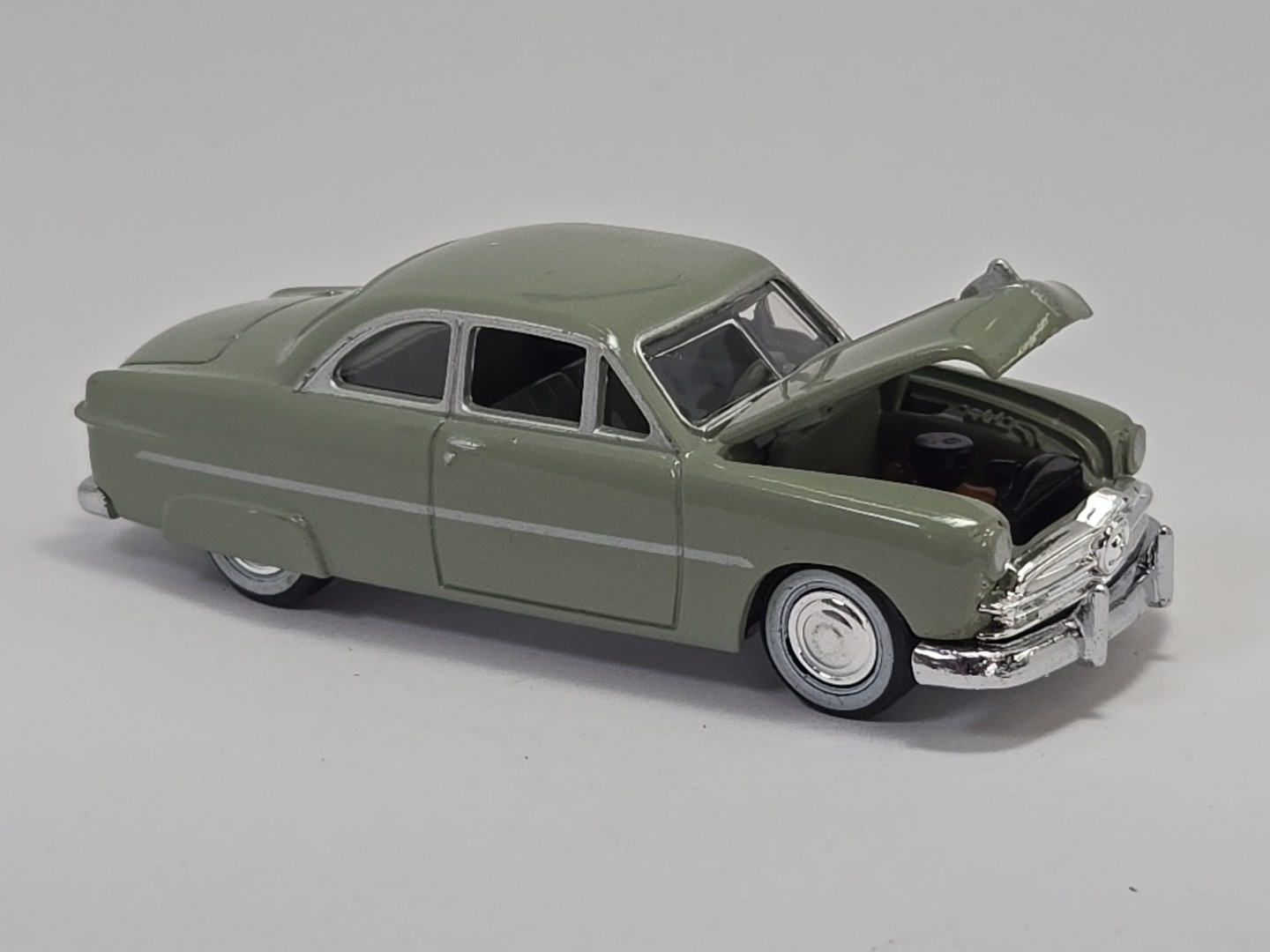 1949–1951 Ford Custom Triple Carb Flathead V8 Coupe 1/64 Scale Limited Edition