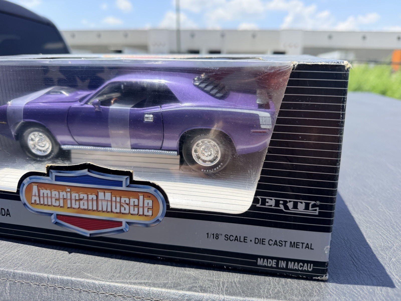 ERTL American Muscle – Purple – 1970 Plymouth Hemi CUDA 1/18- New Die Cast Metal