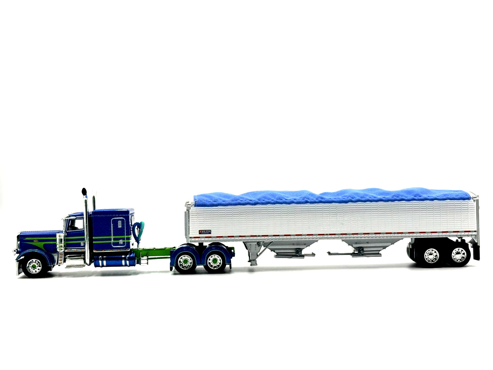 DCP 1/64 Peterbilt 389 63″ Flat Top & Wilson 43′ Pacesetter 60-1709