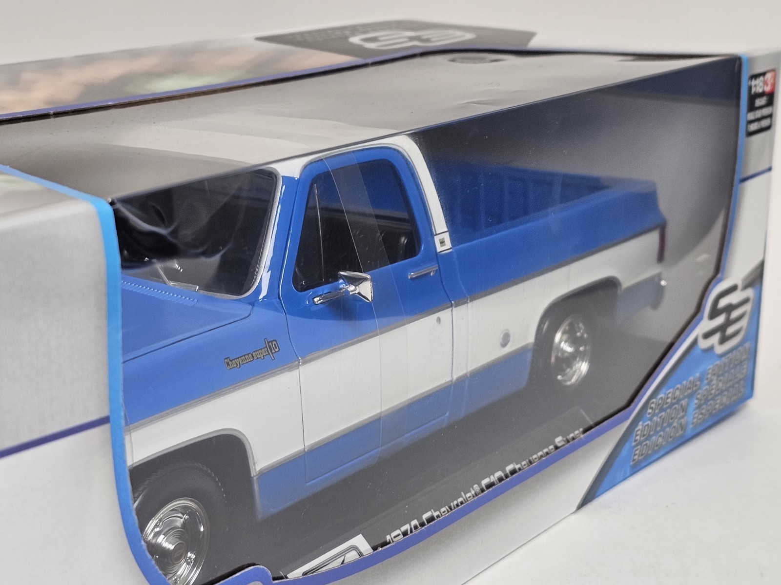 Maisto 1:18 1974 Chevrolet C10 Cheyenne Super Blue White Pickup Truck NIB
