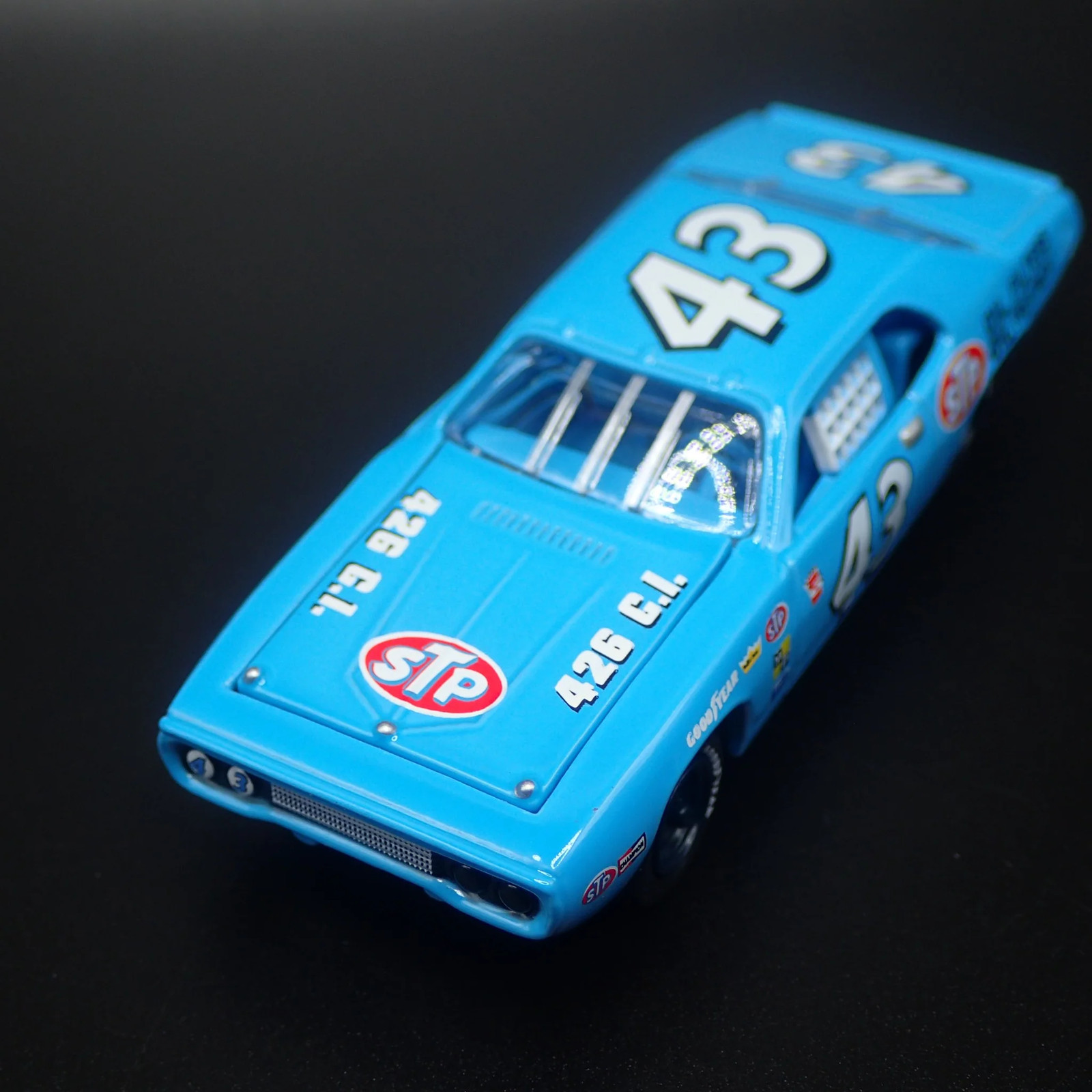 1972 72 PLYMOUTH ROAD RUNNER RICHARD PETTY’S #43 1:64 SCALE DIECAST MODEL CAR
