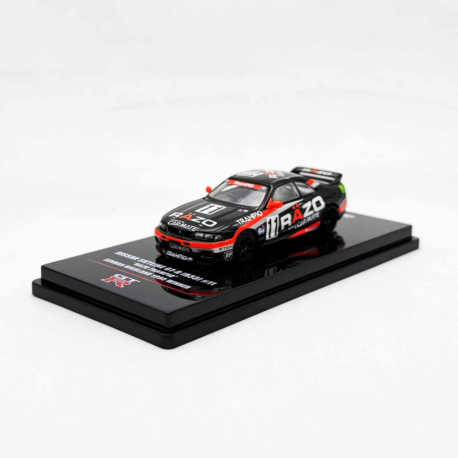INNO64 1:64 Nissan GT-R R33 #11 Razor Trampio Sendan Highland 1995 Winner