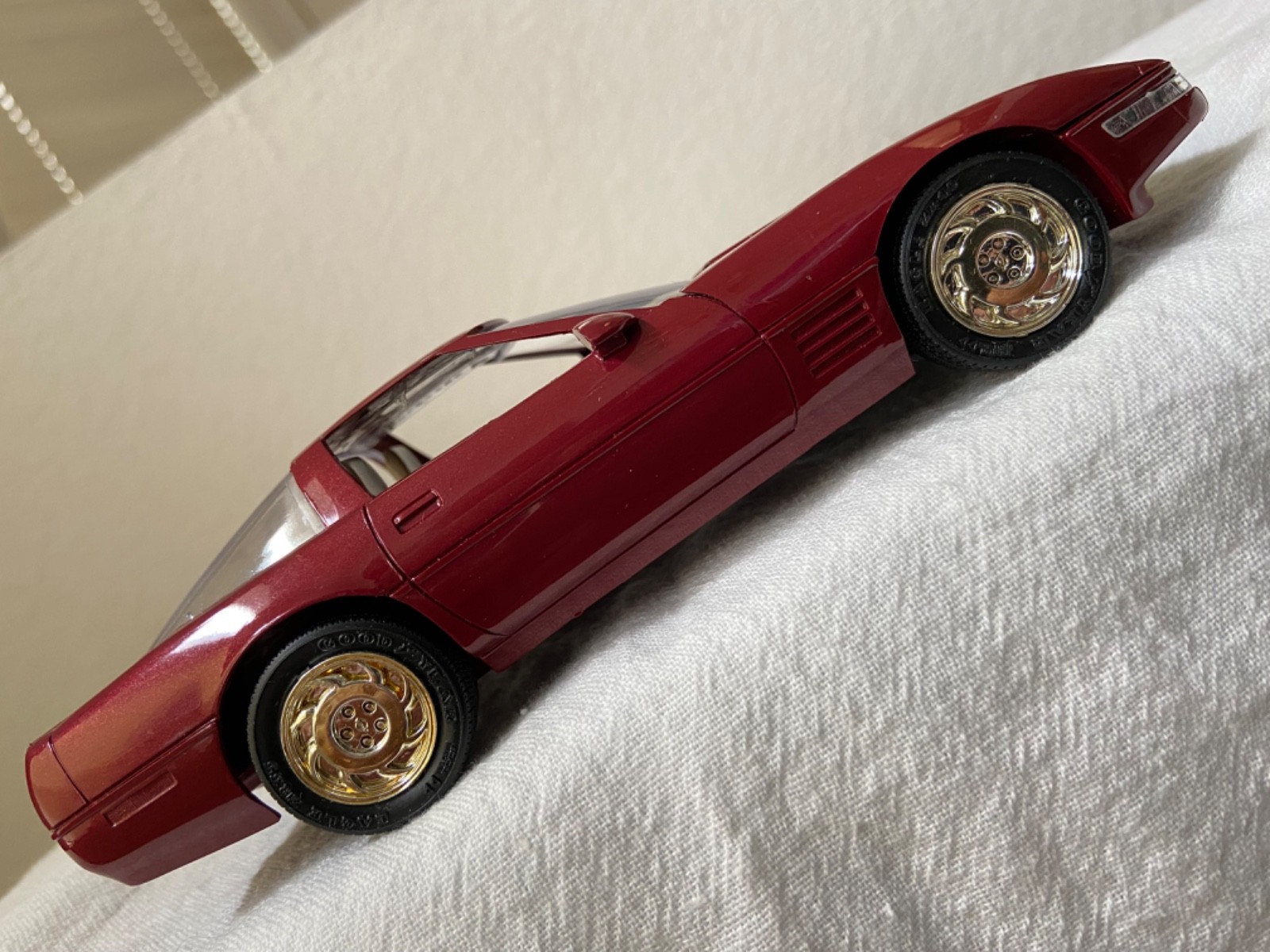 AMT Ertl 1991 Chevrolet Corvette ZR-1 Promo metallic red w/tan & black interior