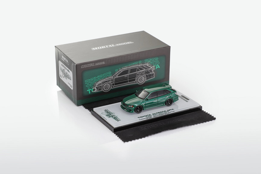 Mortal 1:64 Toyota ALTEZZA IS200 biting shark alloy car model ornaments
