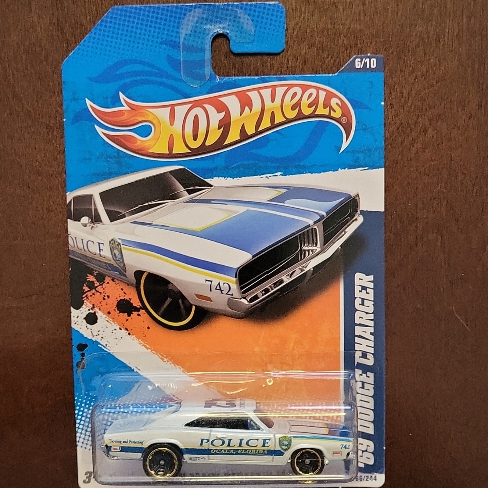Hot Wheels HW Main Street ’11 1:64 1969 Dodge Charger Police Ocala FL White Blue