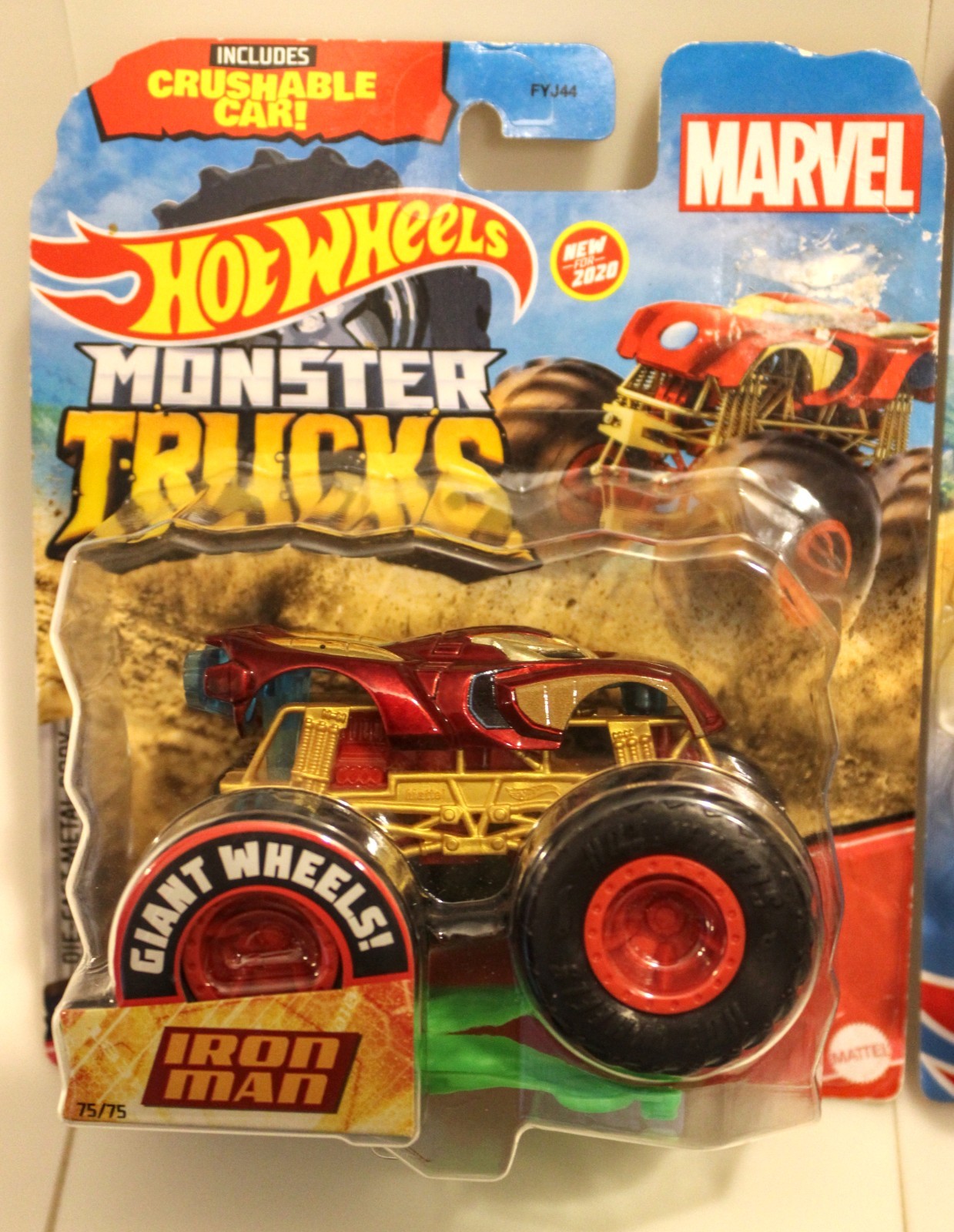 Hot Wheels Monster Trucks – Iron Man & Thanos (with Crushable Cars) – Marvel