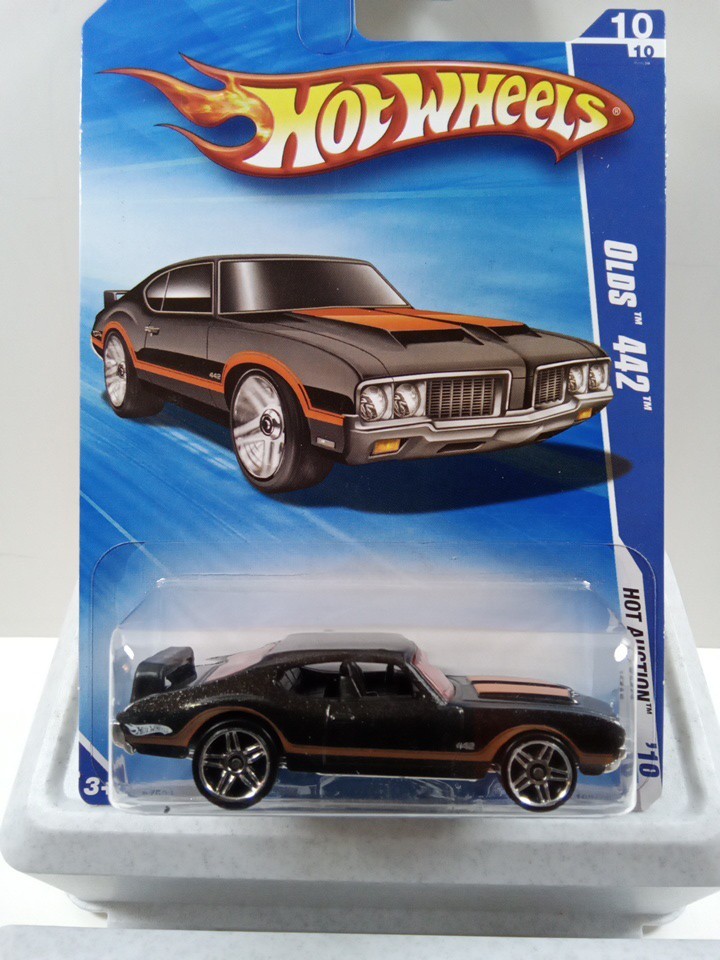 HOT WHEELS 2010 HOT AUCTION SERIES OLDS 442 KMART COLOR EXCLUSIVE M30
