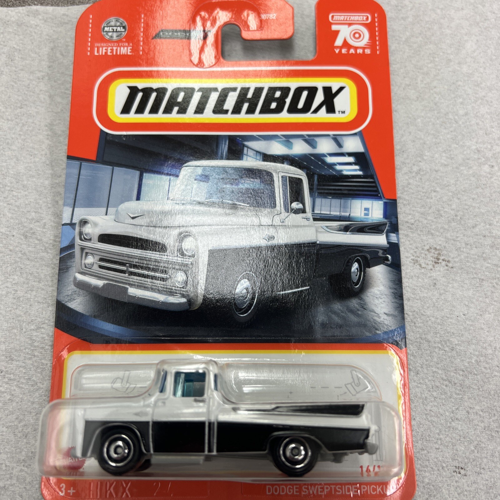 MATCHBOX 70 YEARS DODGE SWEPTSIDE PICKUP BLACK & WHITE #14/100 New On Card B190