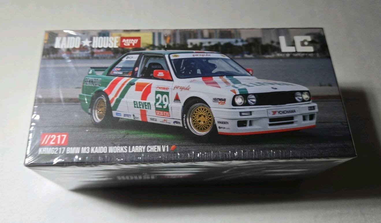 Kaido House x Mini GT 1:64 CHASE BMW M3 Larry Chen 7-Eleven