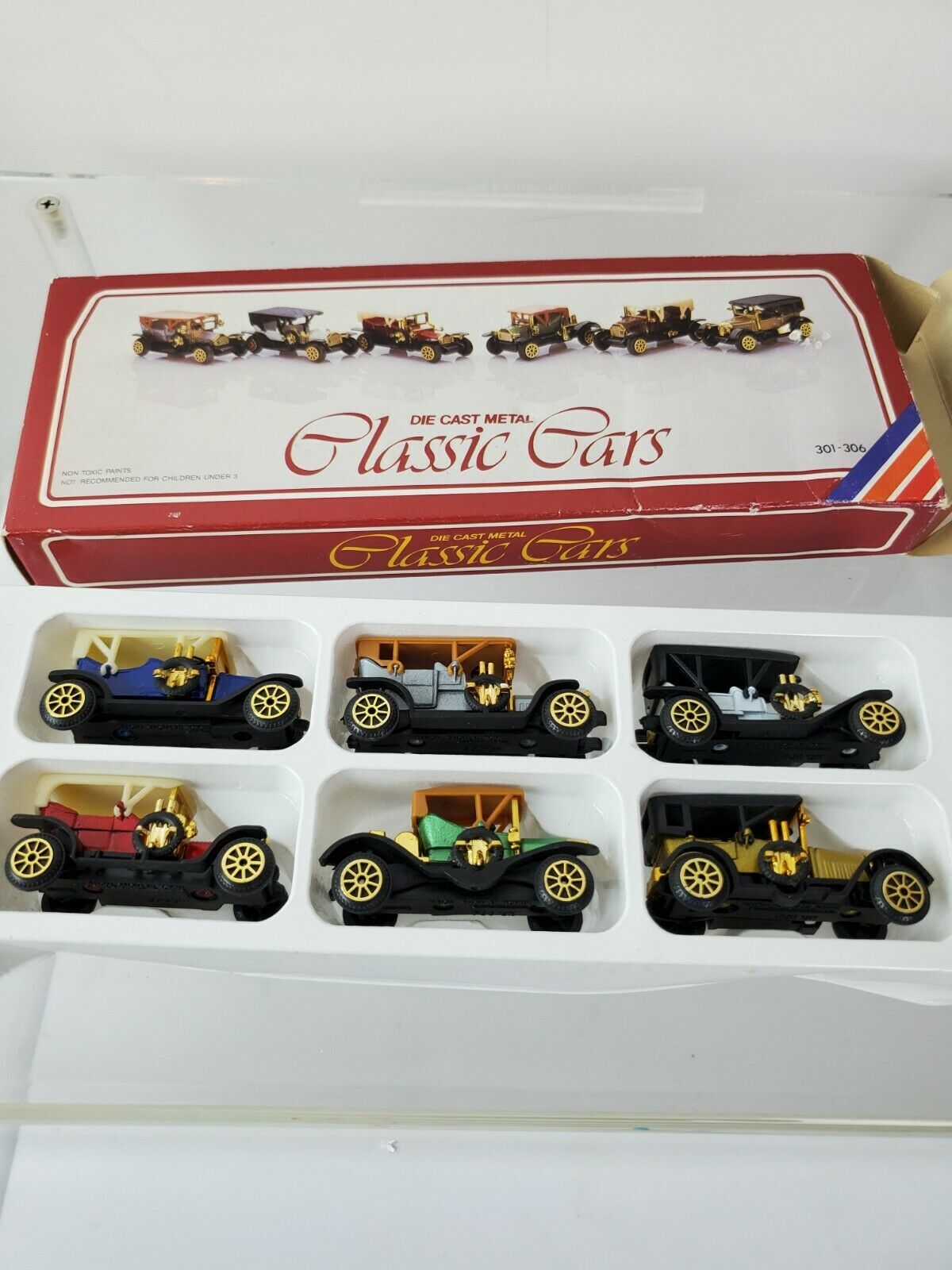 Die Cast Metal Vintage Classic Cars Set of 6 in Box Collectible Holiday Decor