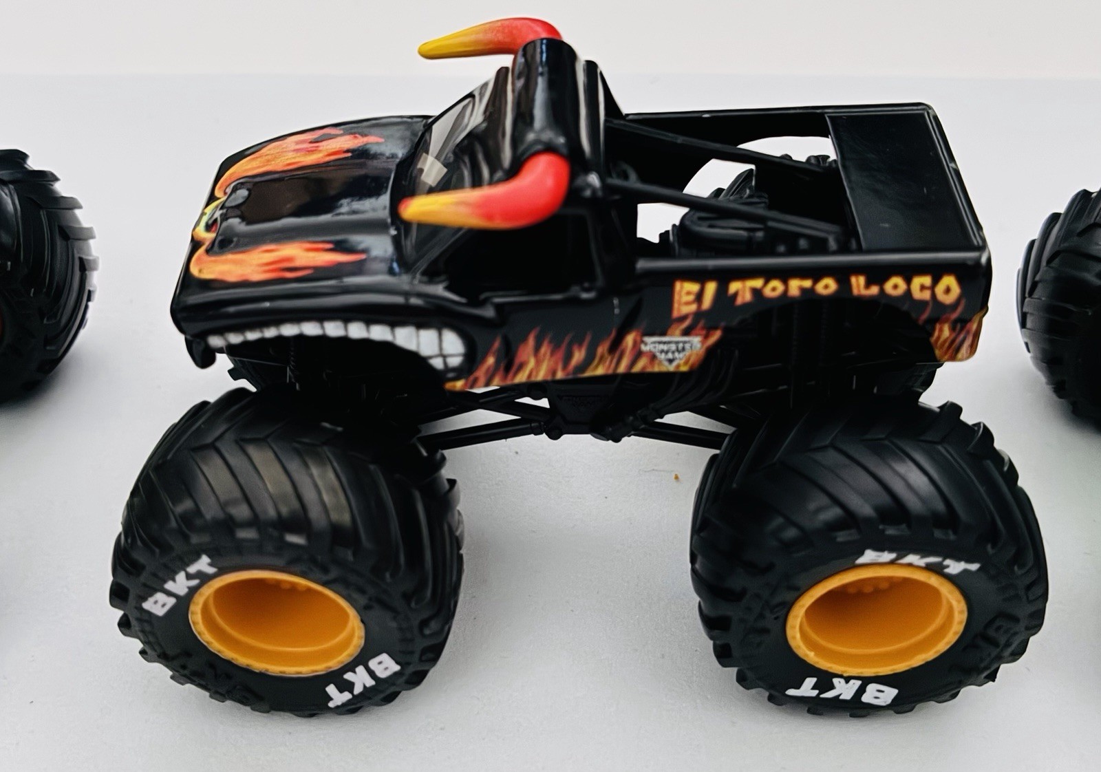 Monster Truck 1:64 Monster Jam Multi-Color Lot x5