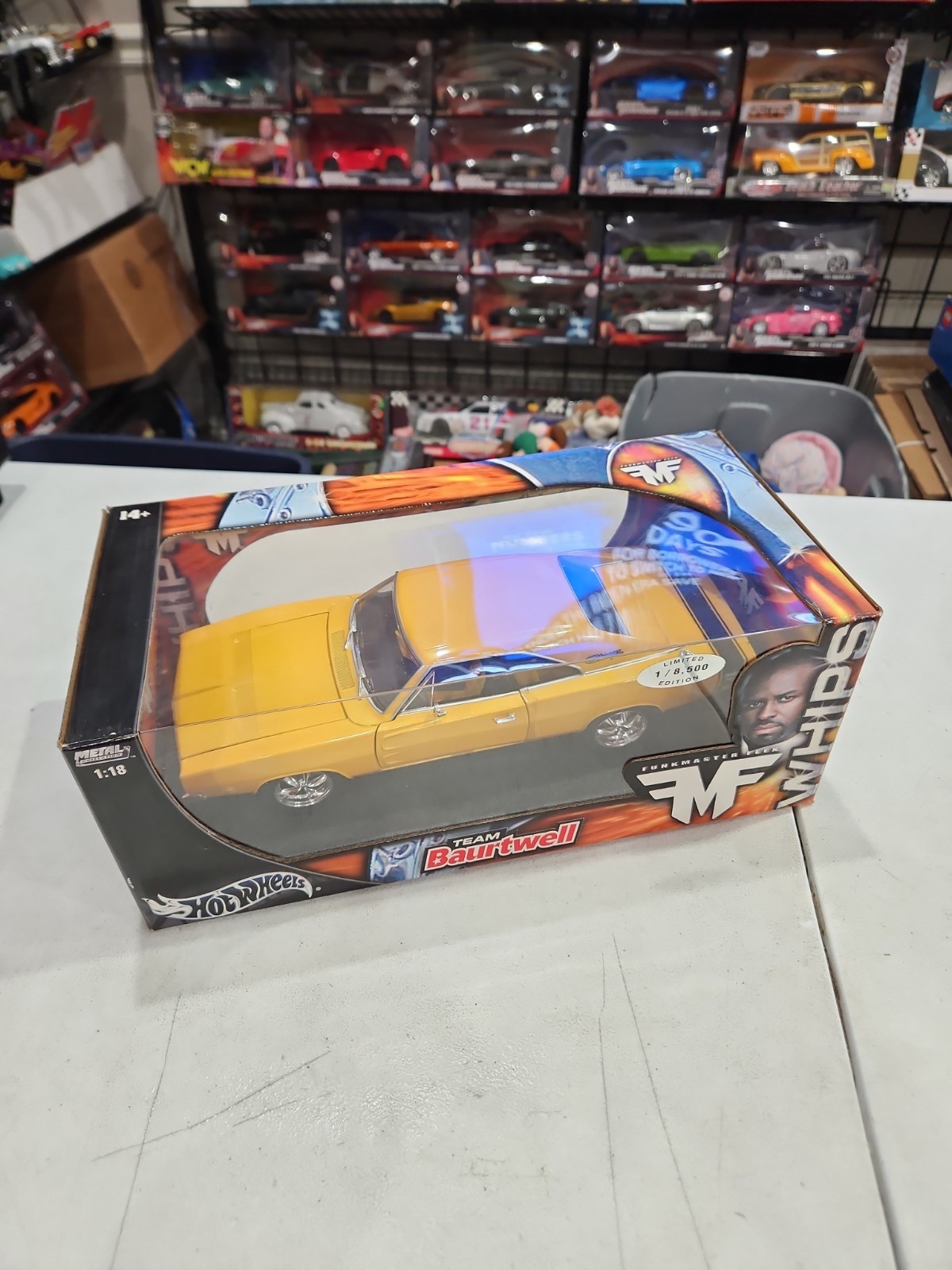 1/18 Hot Wheels 1969 Dodge Charger Team Baurtwell Whips Funkmaster Flex NIB