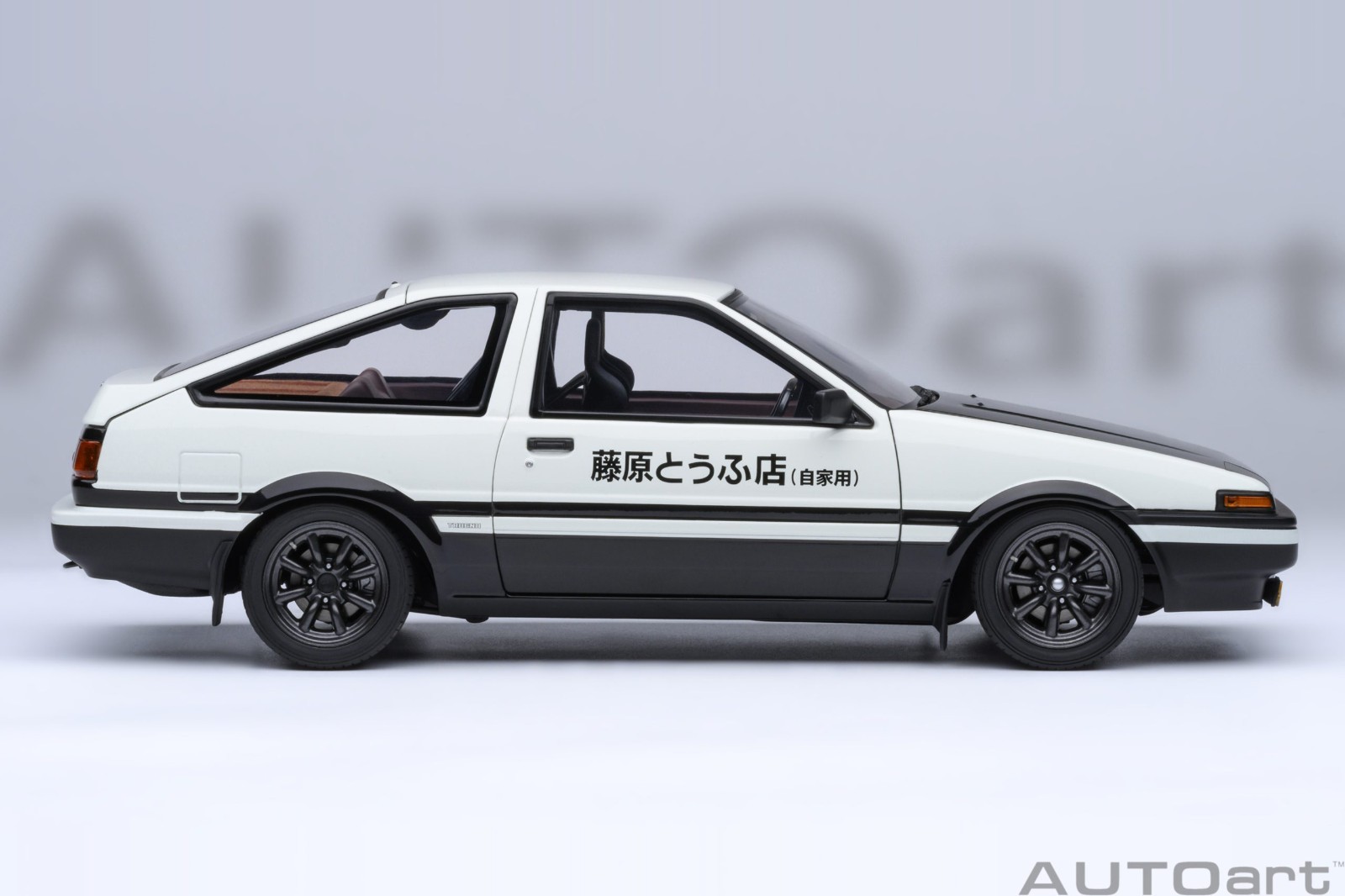 TOYOTA SPRINTER TRUENO (AE86) RHD PROJECT D FINAL 30 YEARS 1/18 BY AUTOART 78787