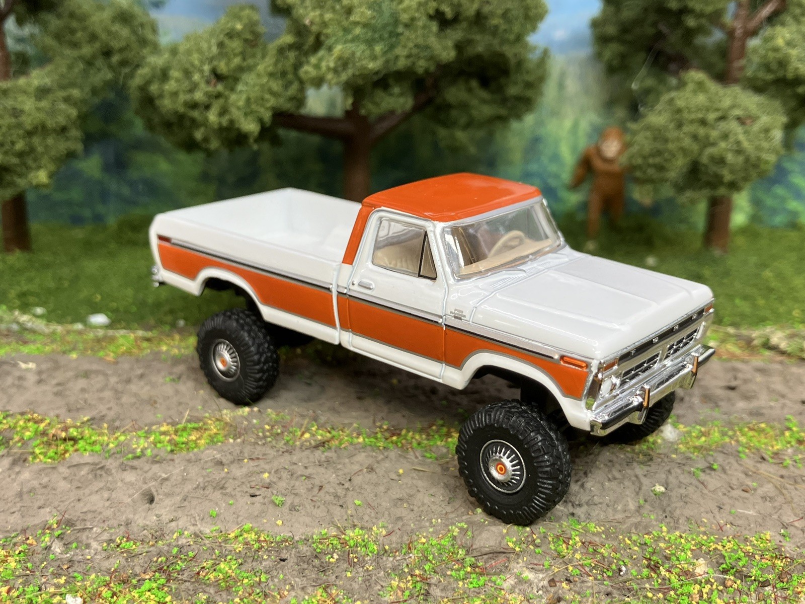 1977 Ford F-150 Ranger Explorer Lifted 4×4 Truck 1/64 Diecast Custom Greenlight
