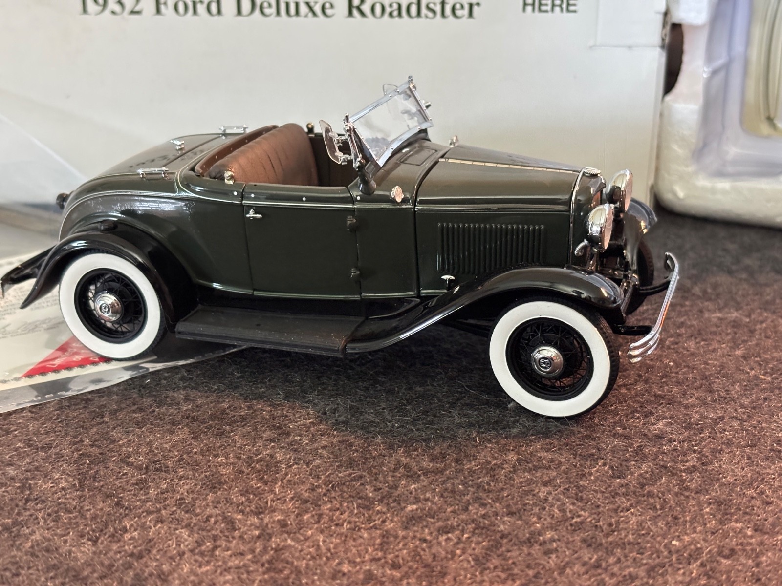 Danbury Mint Limited Edition 1932 Ford Deluxe Roadster GREEN, #54/1000 NIB Title