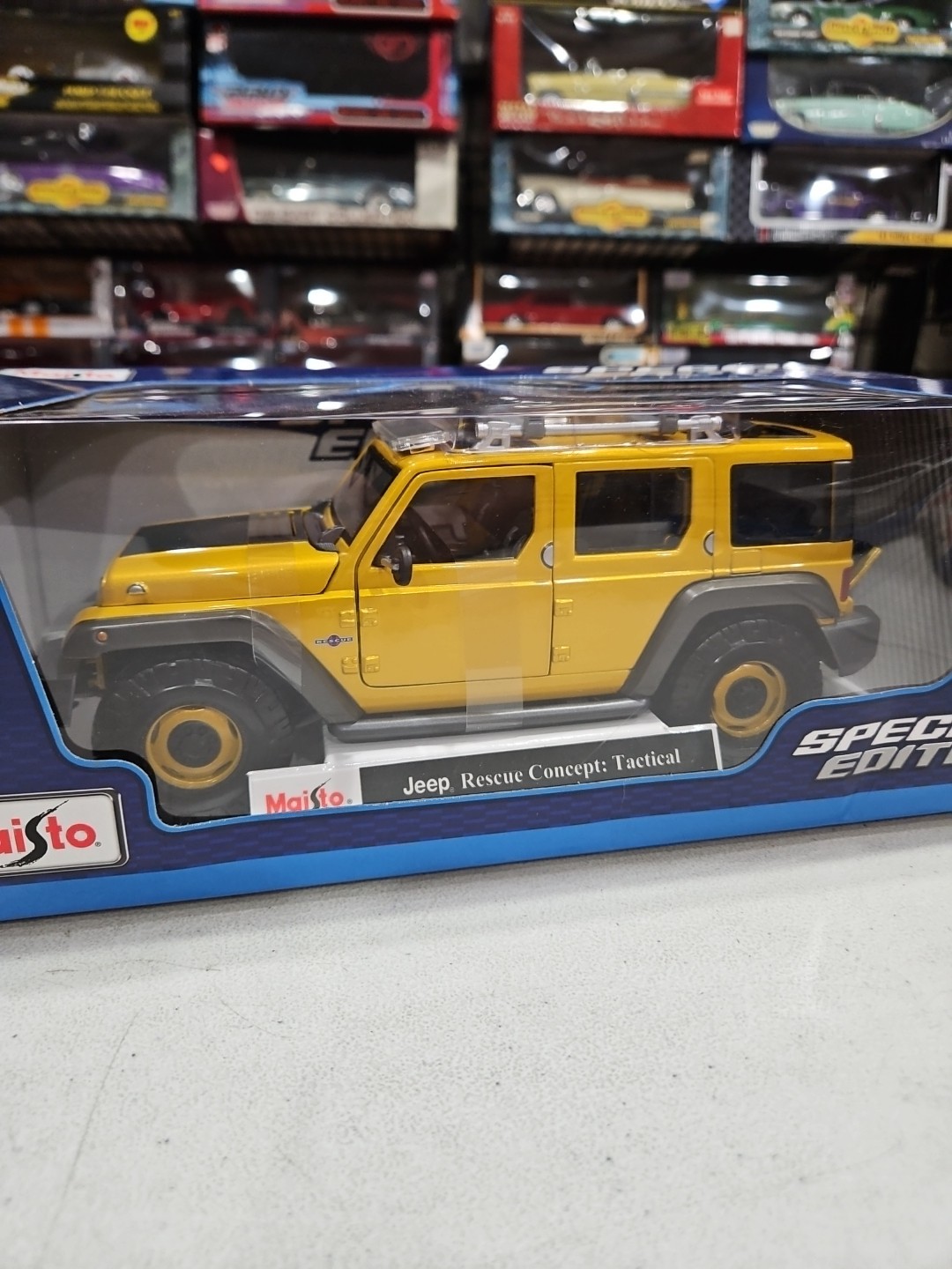 Maisto Jeep Rescue Concept Tactical, Gold 1/18 Scale Exclusive Style – 🇺🇸