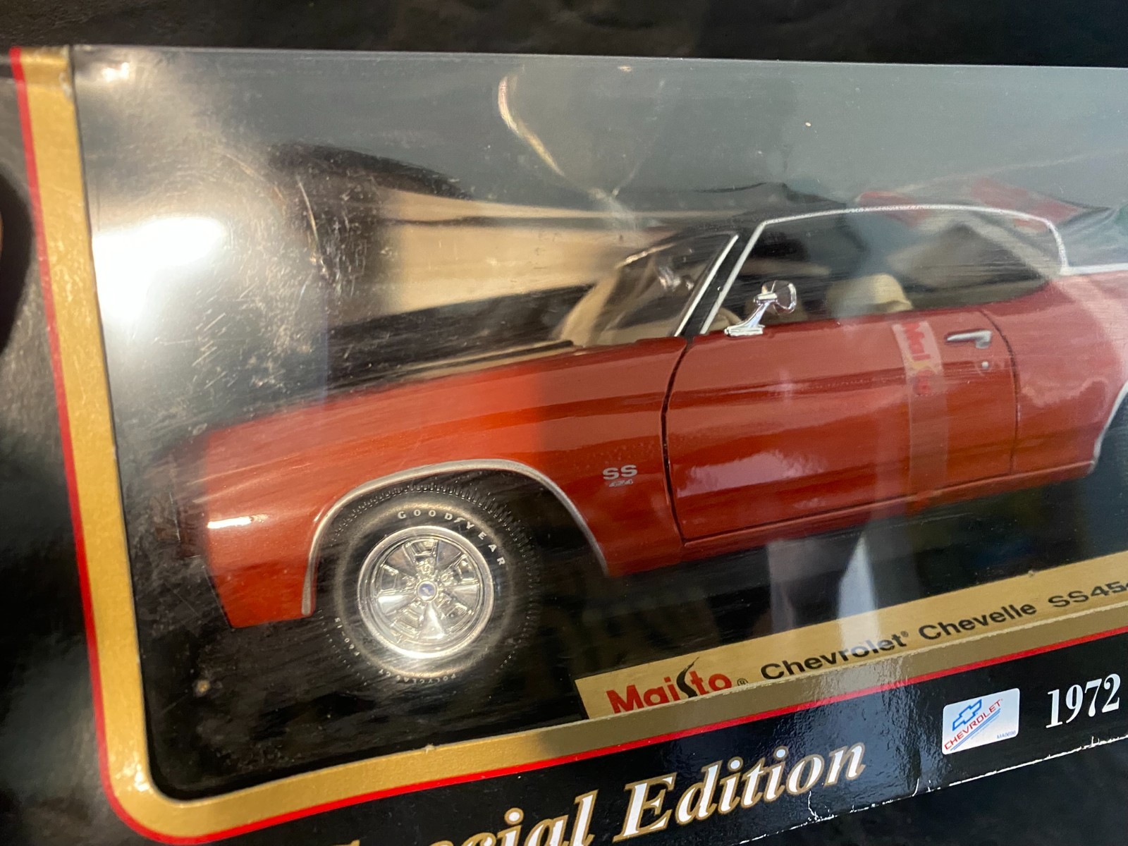 Maisto Special Edition 1972 Chevrolet Chevelle SS454 diecast 1:18 car Red/Orange