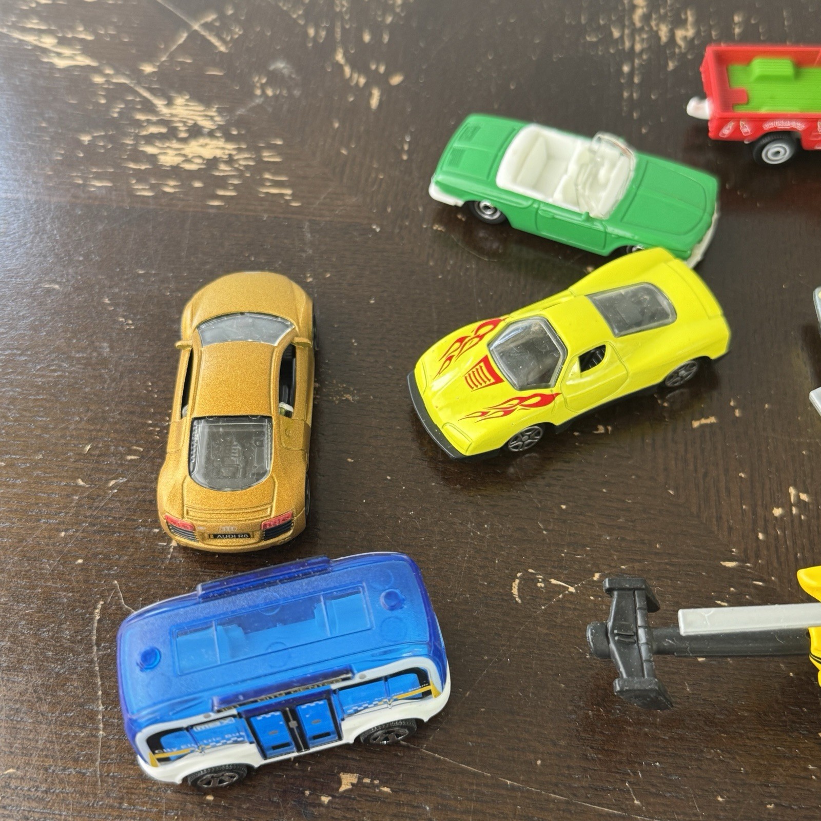 Matchbox 1/64 Lot Of 17 Die Cast And Plastic Cars Helicopters Trucks