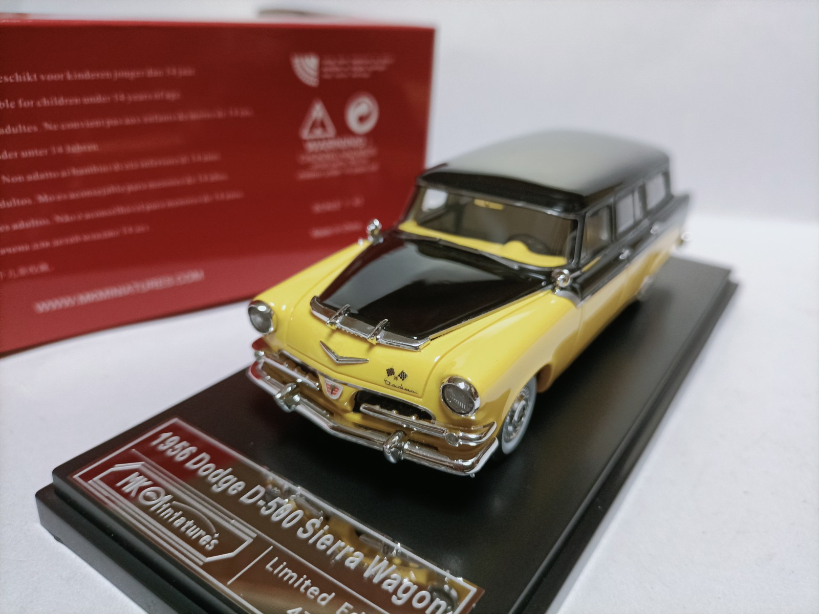 MK 1:43 Dodge D-500 Sierra Wagon 1956 yellow black wagon model