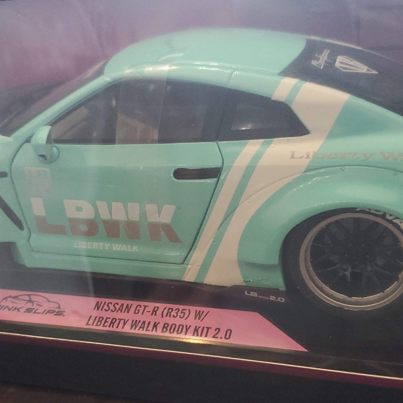Pink Slips 1:24 2015 Nissan GT-R R35 Liberty Walk Body Kit 2.0 Green Diecast