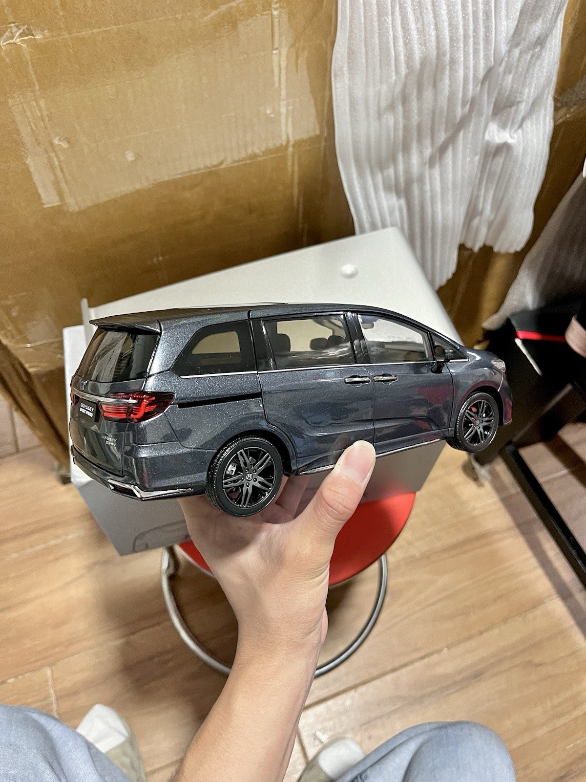 1:18 Scale Honda Odyssey Absolute EX Black Edition Blue Diecast Model W/ Base