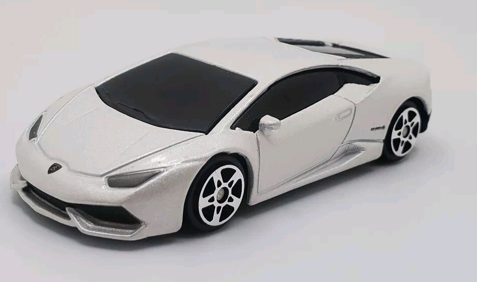 Maisto Lamborghini Huracan LP 610-4 White New Loose