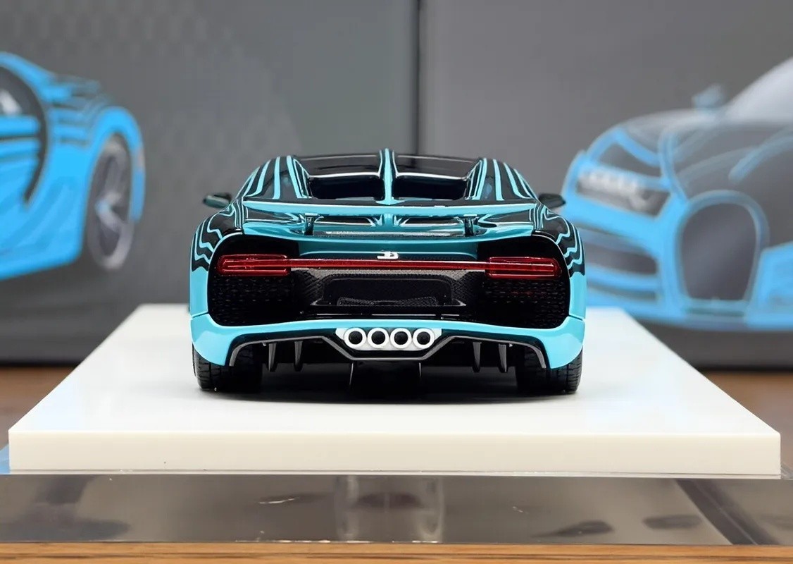 LJM 1:64 Black Blue Chiron Racing Sports Model Diecast Resin Car