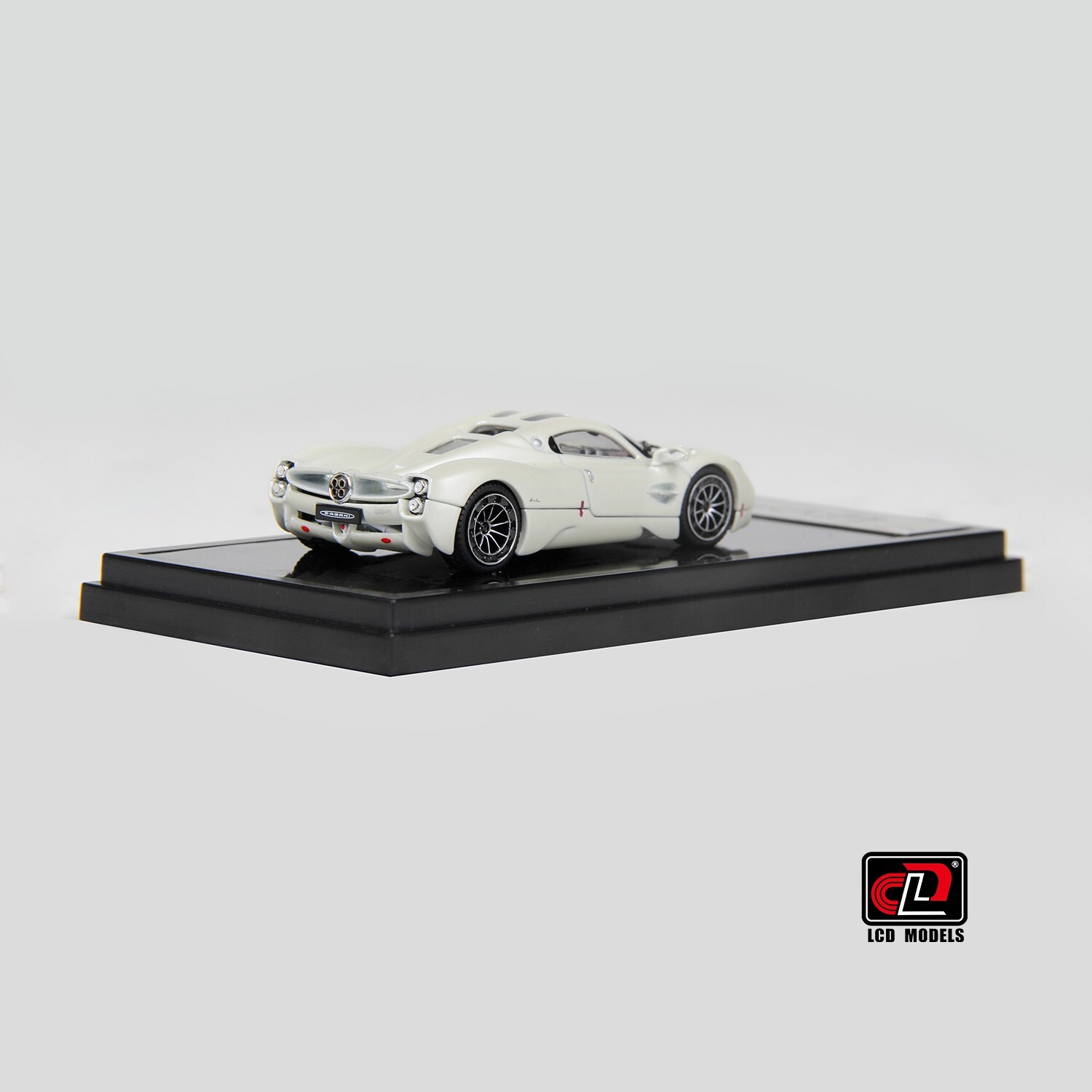 LCD Models 1:64 – Pagani Utopia Coupe White – Diecast Model