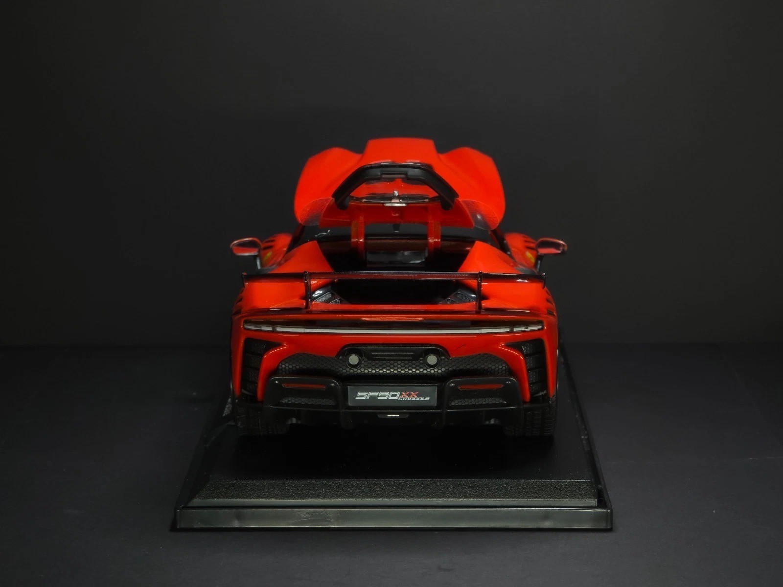 Ferrari SF90 XX Stradale 1:18 Maisto Exclusive Style Special Edition – Red
