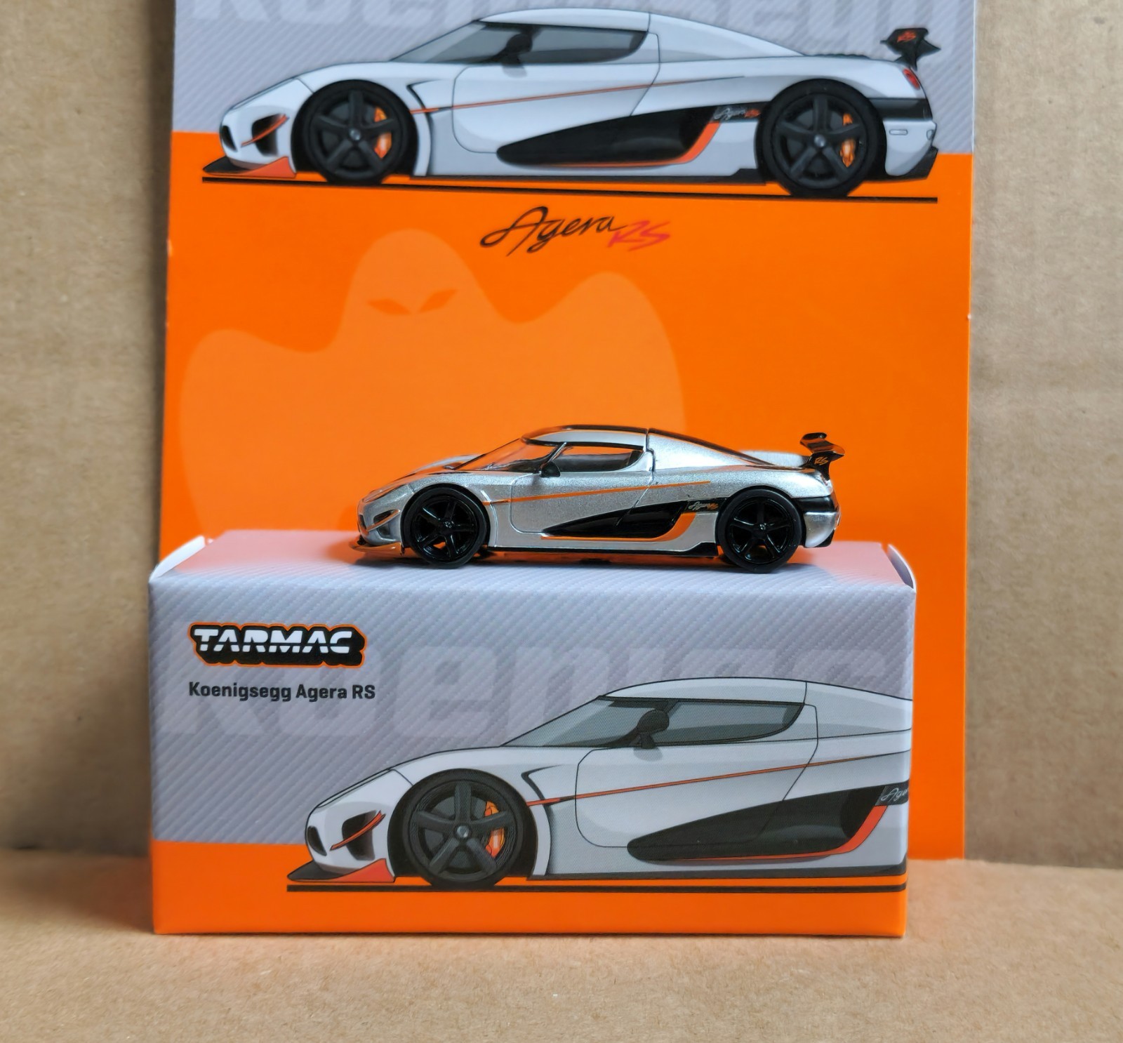 Tarmac Works 1:64 Koenigsegg Agera RS Moon Silver/ Black
