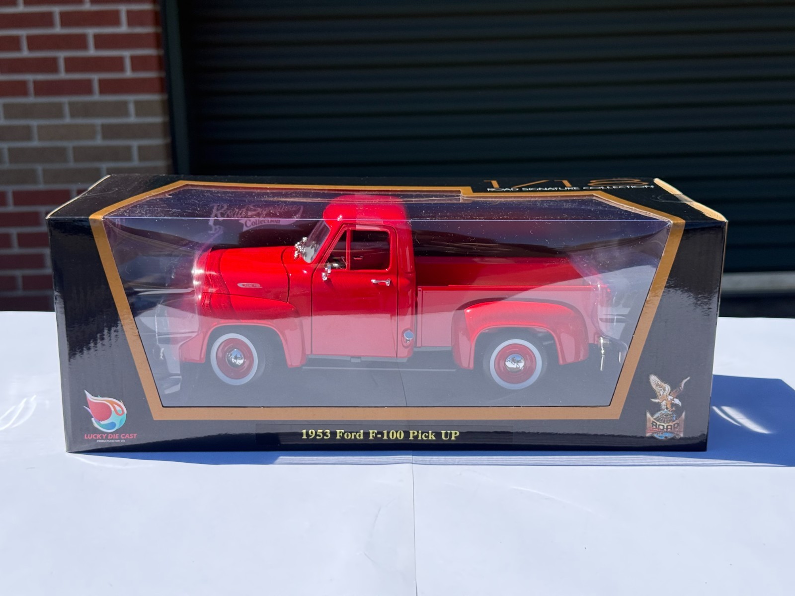 Lucky Diecast/Road Signature – 1:18 Scale – 1953 Ford F100 Pickup – 92148R