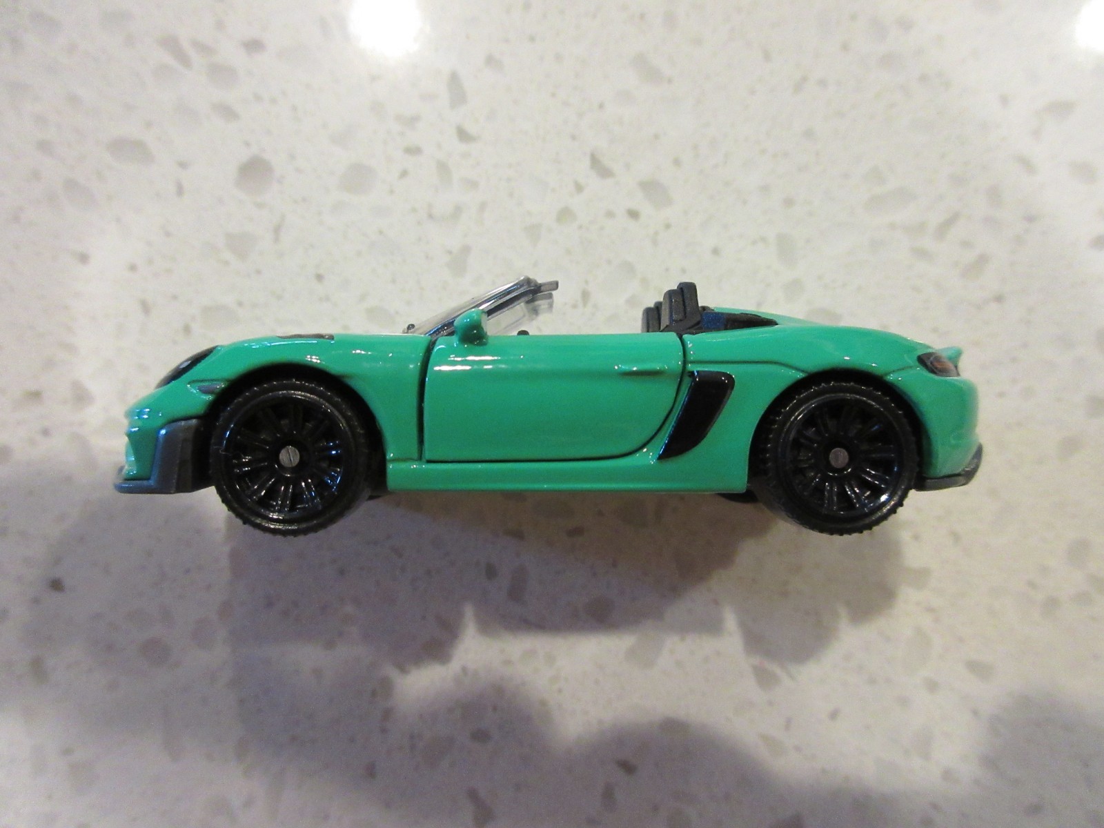 2026 Matchbox 2024 Porsche 718 Spyder RS Green Moving Parts Diecast Toy Car