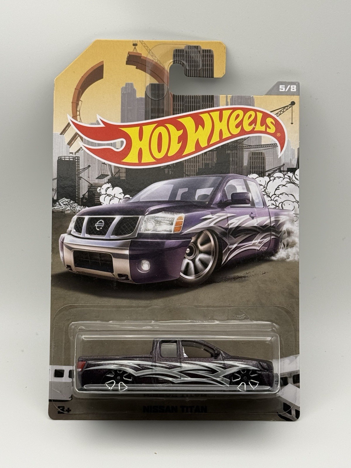 Hot Wheels Nissan Titan (2015) Exclusive Purple 5/8