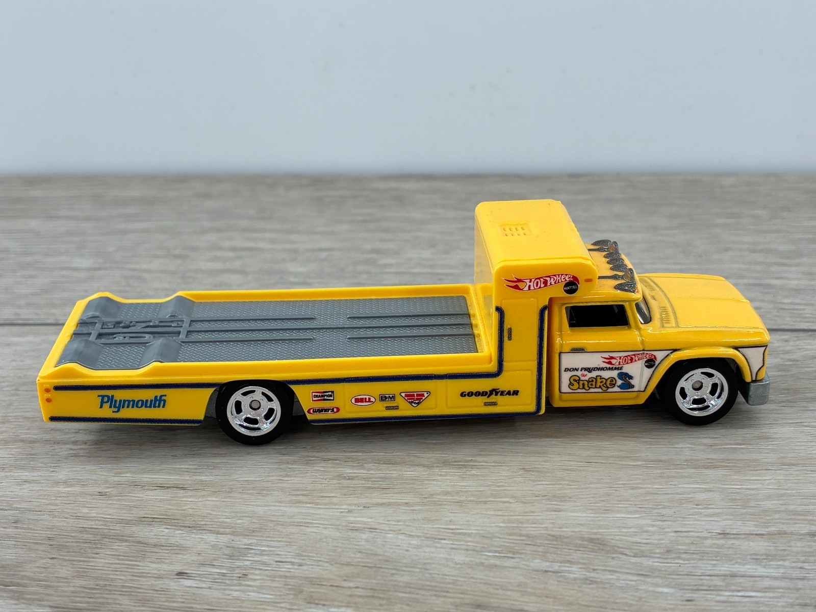 Hot Wheels 1972 Plymouth Barracuda Don Prudhomme Funny Car Retro Rig Truck 2017