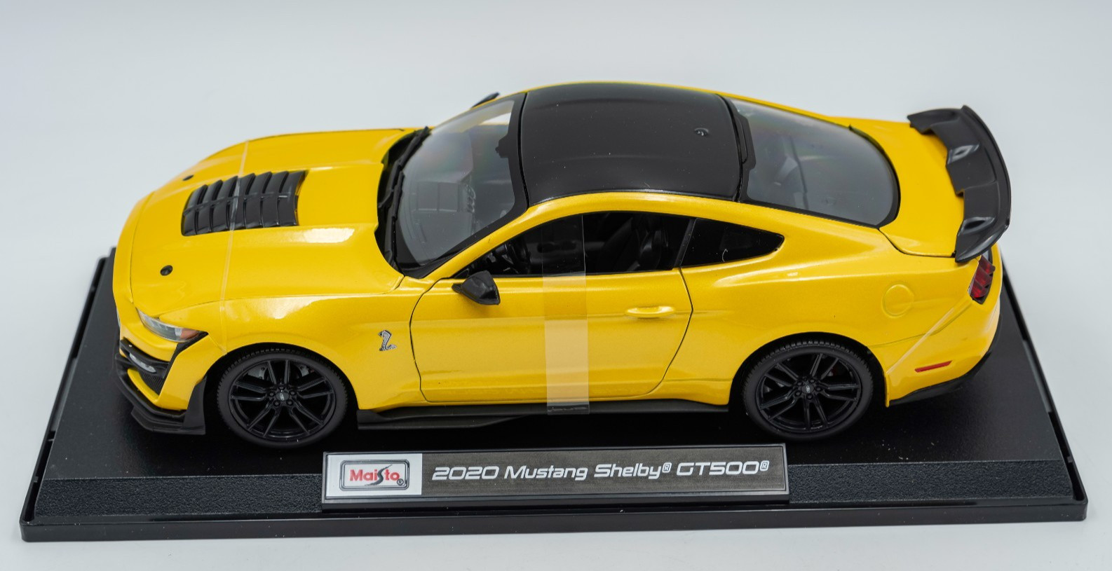 Maisto 1:18 Scale Special Edition – 2020 Mustang Shelby GT 500 Metallic Yellow