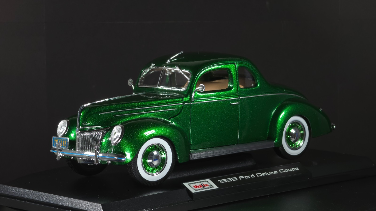 1939 Ford Deluxe Coupe 1:18 Maisto Exclusive Style Special Edition – Green