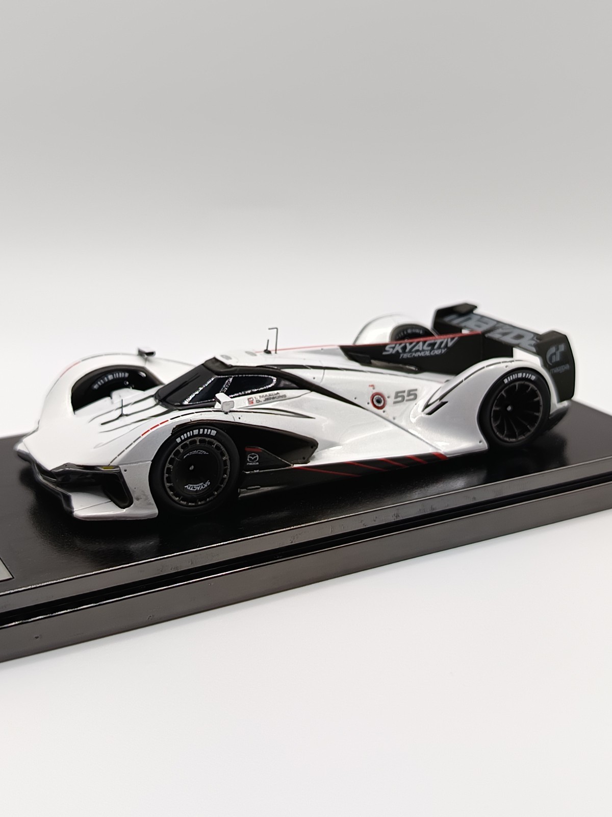 Modellers 1/43 Mazda LM55 Vision Gran Turismo – Atmospheric White MD43005 Rare!!